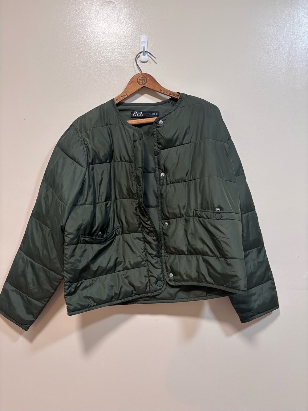 Zara Quilted Boxy Puffer Jacket in Olive Green Small